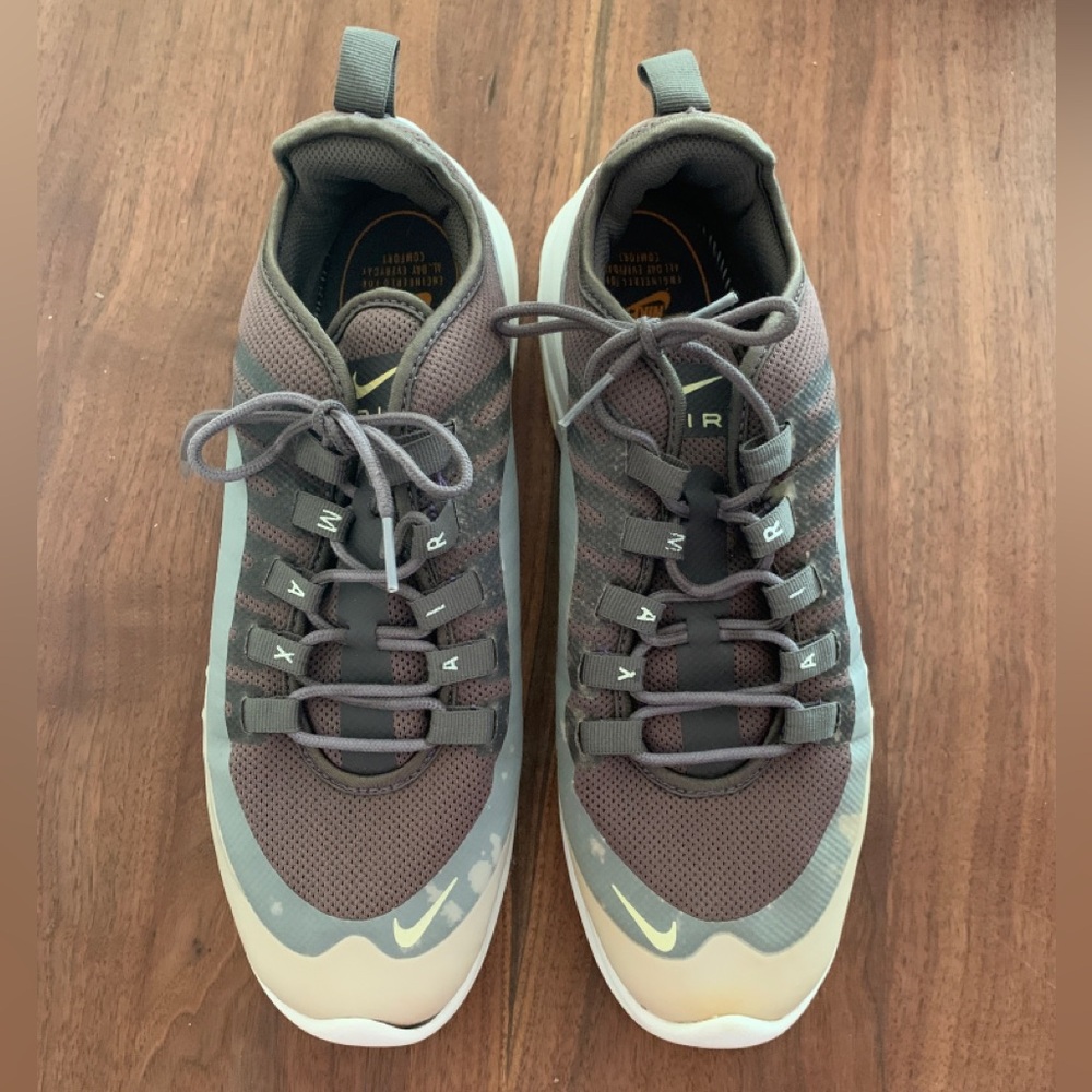 Nike Airmax Axis sneakers